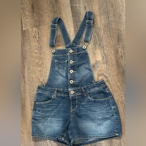 Levi’s Denim Button-Up Short Overalls
Sz 14